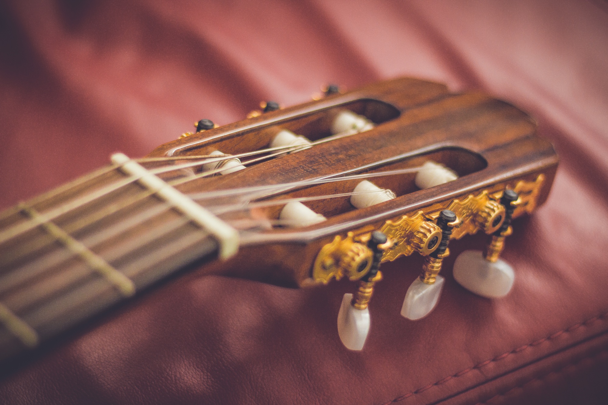 229 Easy Guitar Songs You Can Play With Just 4 Chords