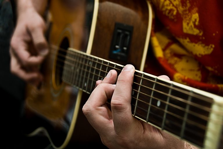 Learn to Play Bluegrass Guitar Like the Greats TrueFire