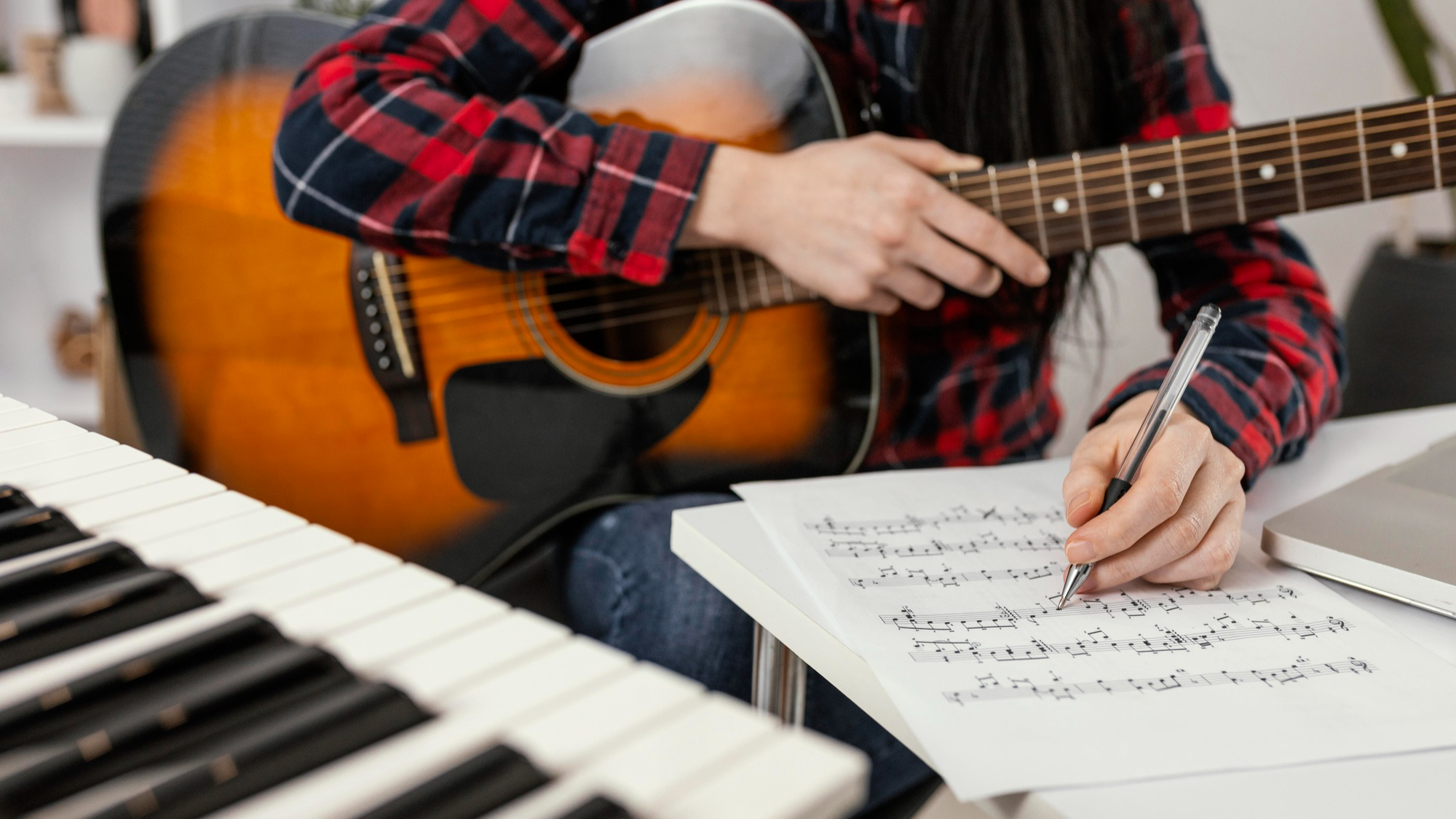 10 Famous Songs with Three Chords or Less - Guitar Tricks Blog