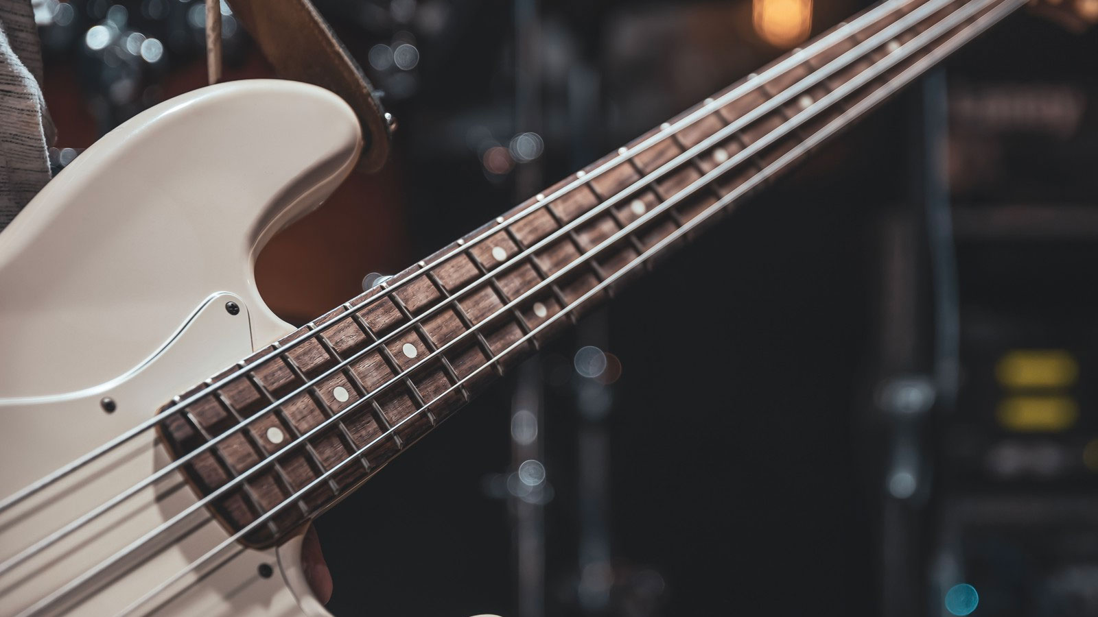 Bass Guitar Lessons - TrueFire