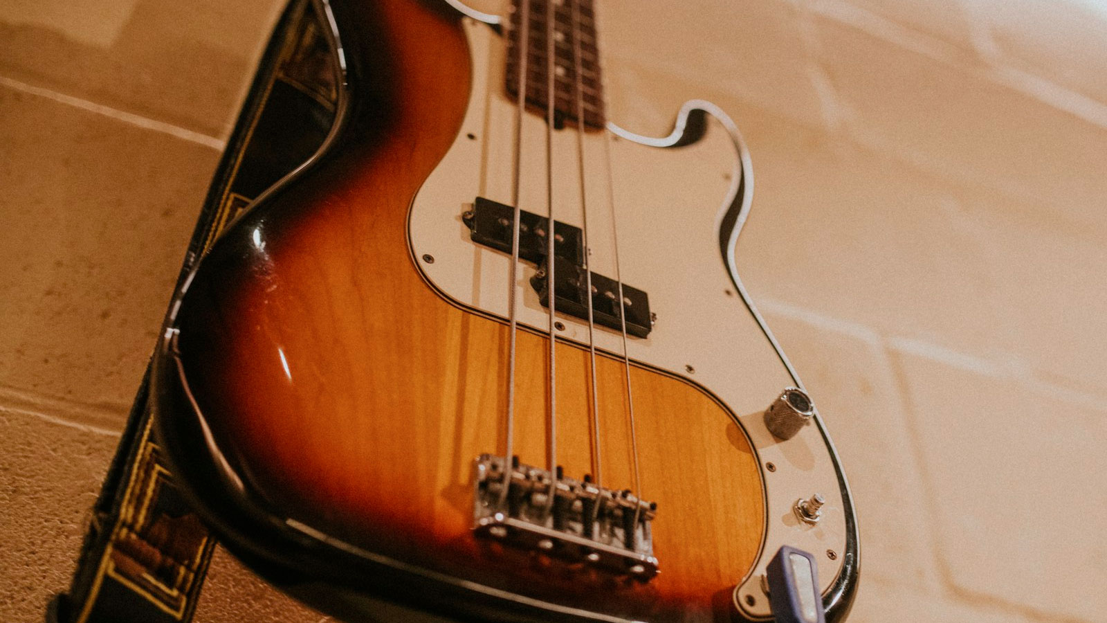 Bass Guitar Lessons - TrueFire